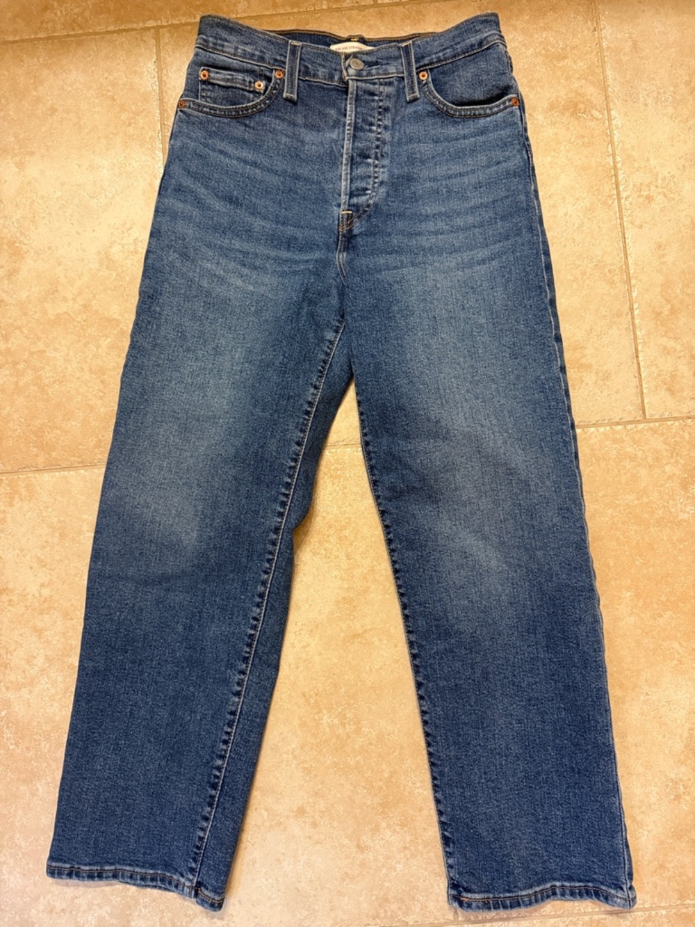 Levi's Ribcage Straight Ankle Women's Jeans in Medium Blue